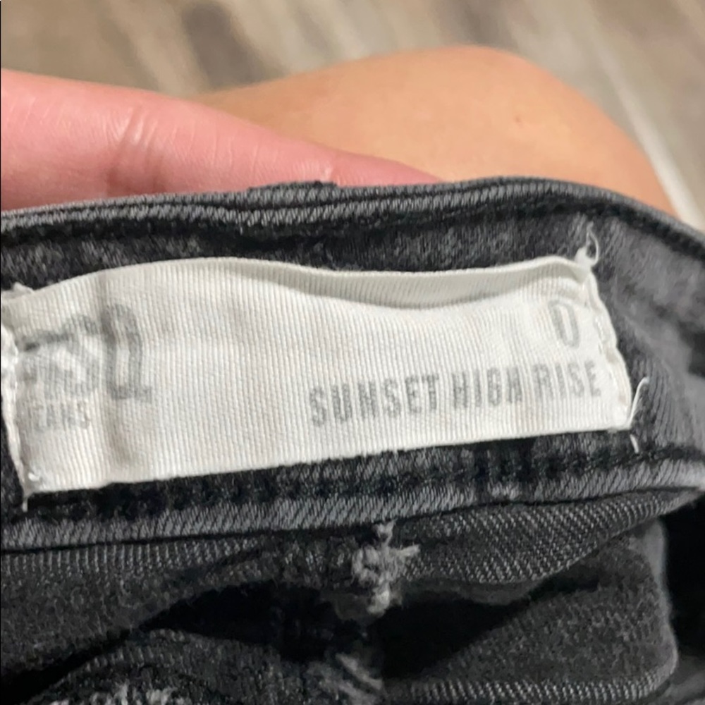 Shorts - Picture 3 of 3
